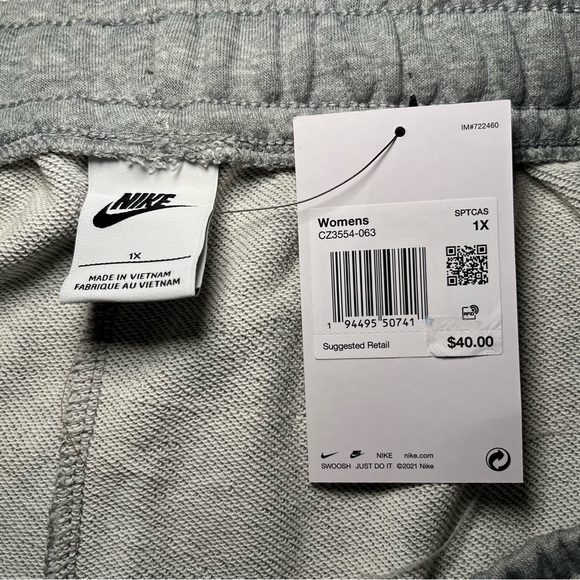 NWT Nike Standard Fit High Rise Grey Sweatpants Shorts Women’s 1X CZ3554-063 - Picture 4 of 5